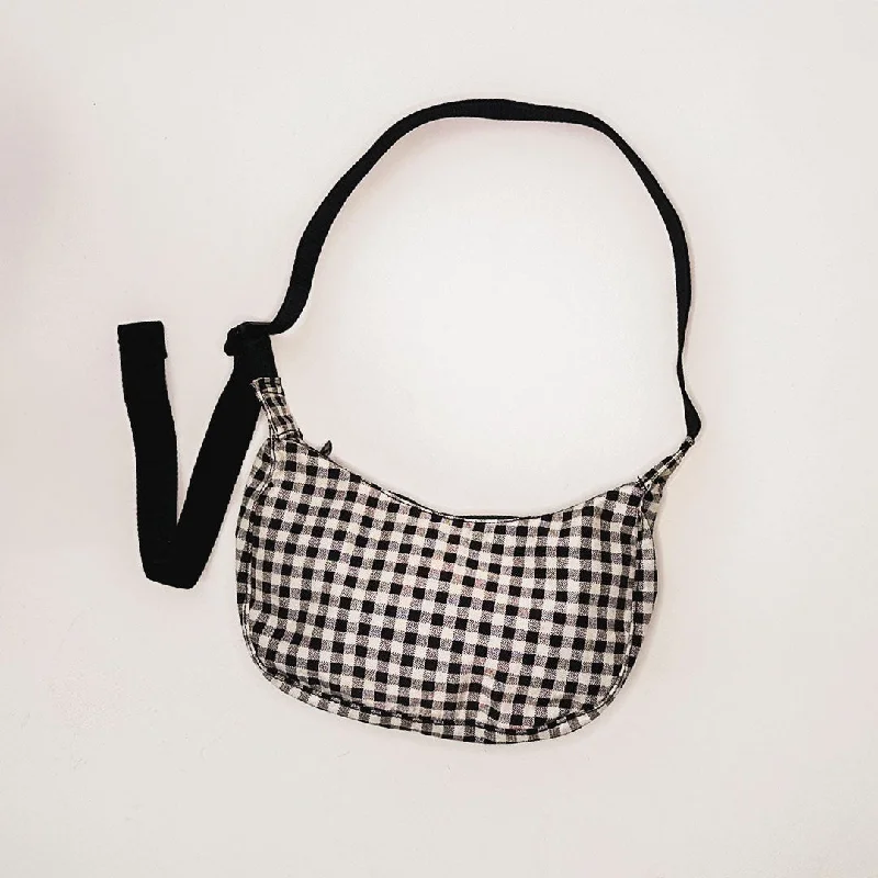 Large tote bags with spacious interiors for weekend getaways or gym trips -Baggu Small Crescent Bag