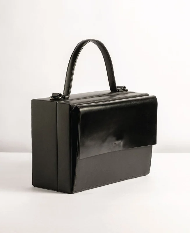 Spacious tote bags with side pockets for quick access to small items like keys -Box Bag